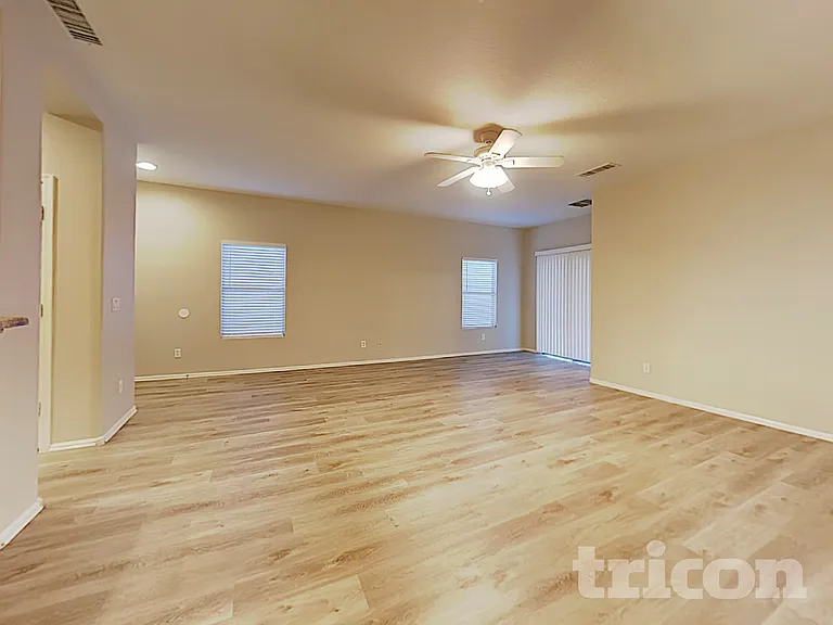 13732 W Mauna Loa Ln — Photo 5