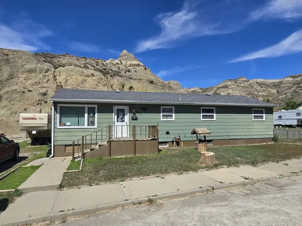 727 E Towne St, Glendive, MT 59330