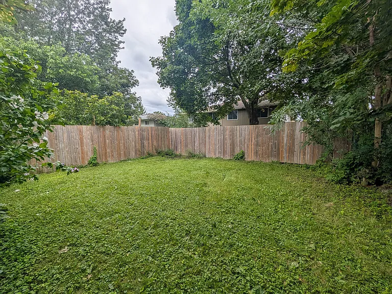 3 Tara Cres — Photo 27