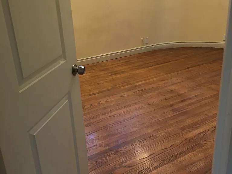 864 Lewis Ave — Photo 10