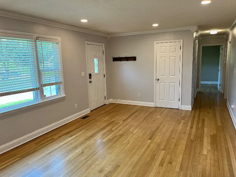 502 N Gilmer Park — Photo 13