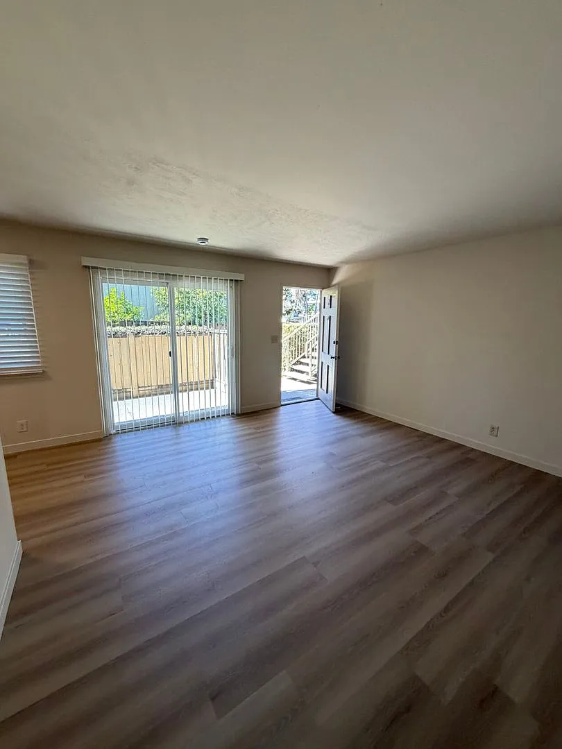 Carmel Ave 758 (10) — Photo 4