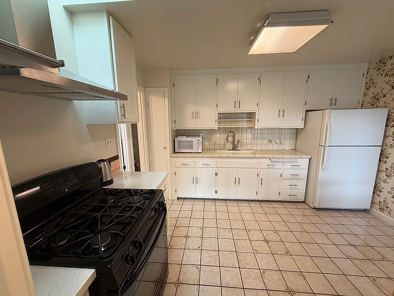 464 N San Anselmo Ave — Photo 7