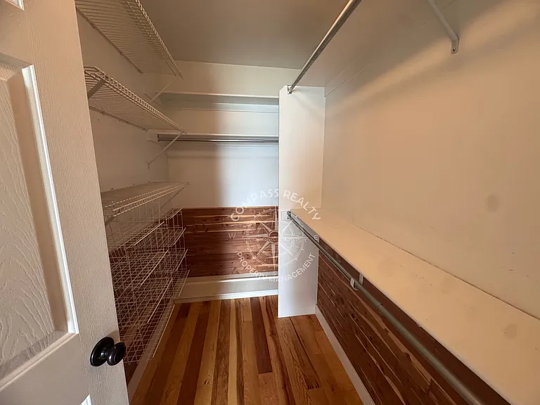 372 Angus Cv — Photo 12