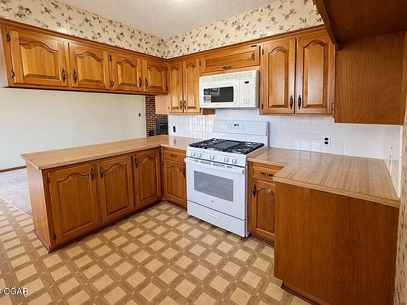 5th image of 306 High Dr