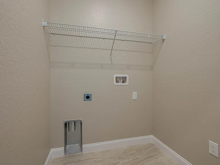 1035 Oak Hammock Dr #1 — Photo 16