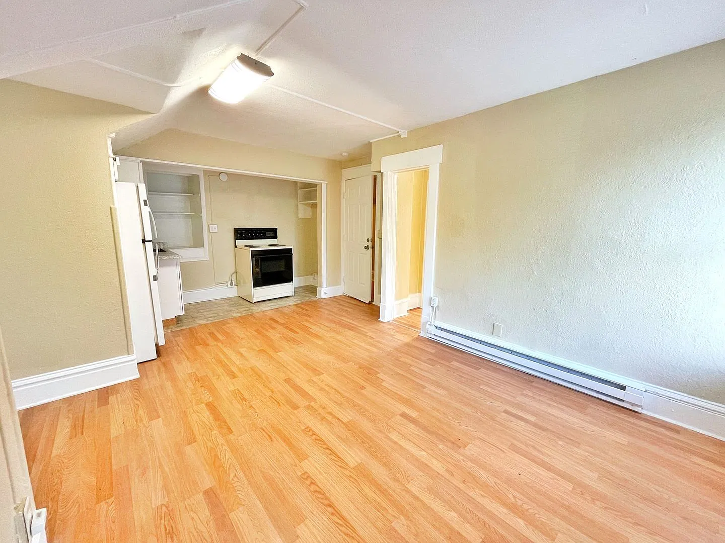 Adams — Photo 2