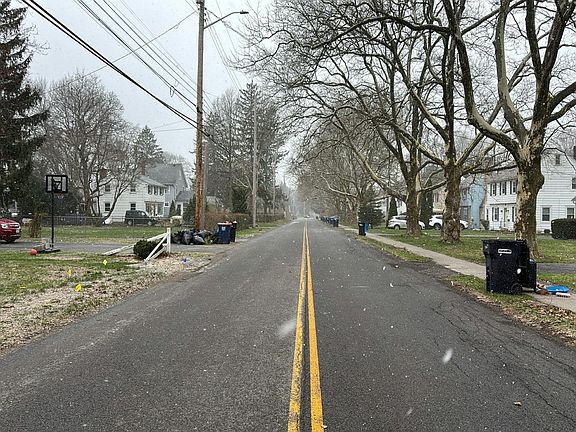 4th image of 125 Seneca Rd