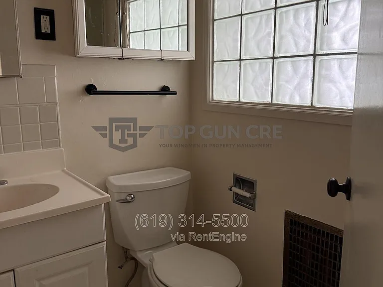 3720-26 Yosemite St #3726 — Photo 7