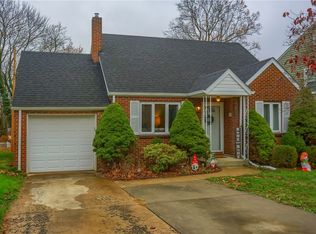305 Johnston Dr, Ellwood City, PA