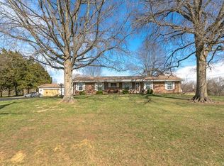 4900 Viento Dr, Saint Louis, MO 63129
