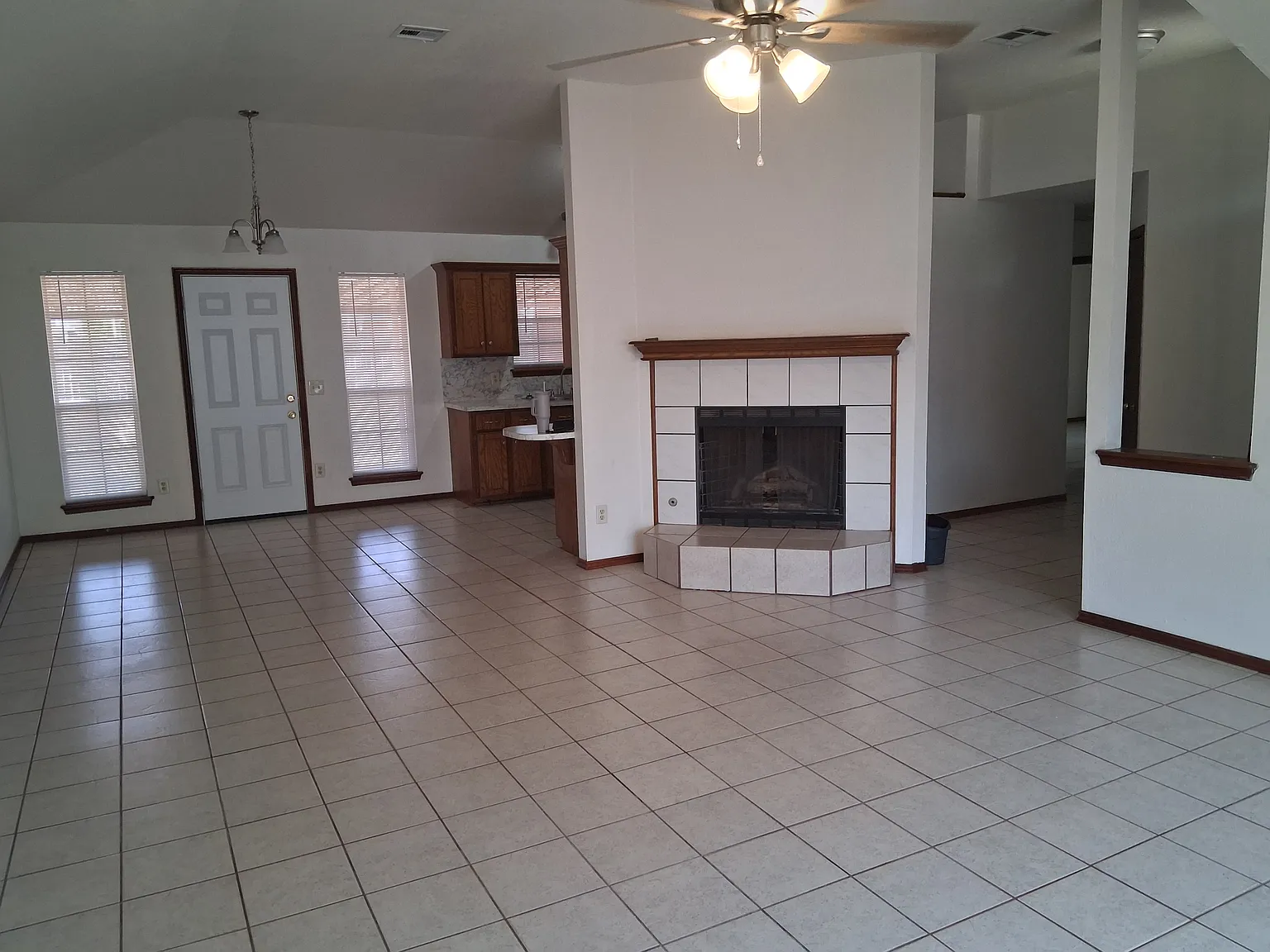 3 bed, 1493 sqft, $1,650 — Photo 3