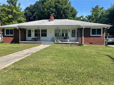 16 E Colonial Dr, Thomasville, NC, 27360