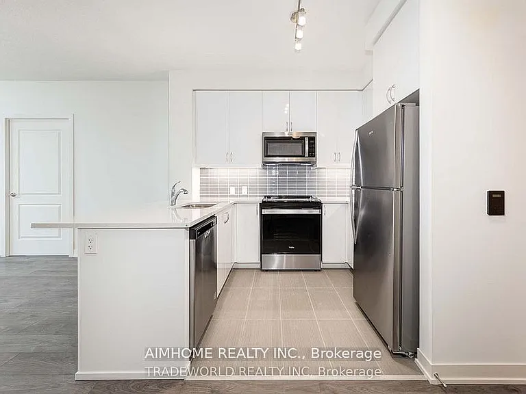 4955 Yonge St #1205 — Photo 2