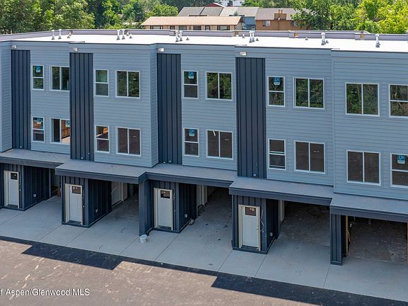 3rd image of 619 Overlin Dr #11