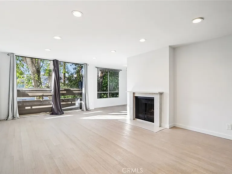 403 N Oakhurst Dr #204 — Photo 21