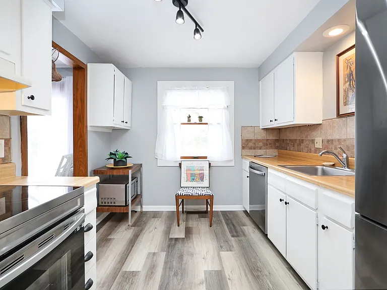411 Timberwick Pl — Photo 15