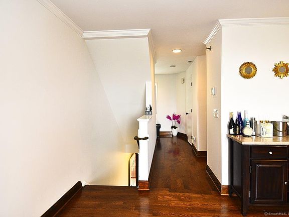 4th image of 178 Flax Hill Rd APT C203