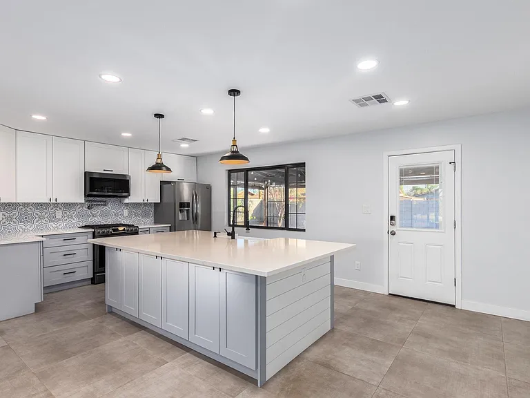 7431 E Coronado Rd — Photo 19