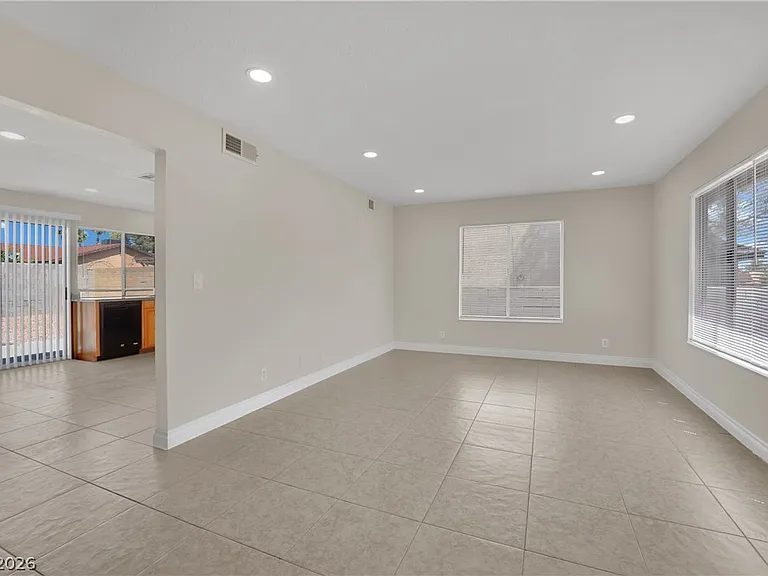 7156 Enterprise Dr — Photo 4