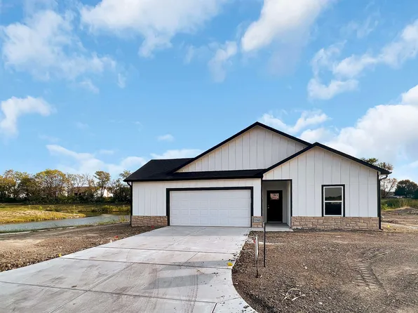 2745 E Highridge St, Wichita, KS 67219