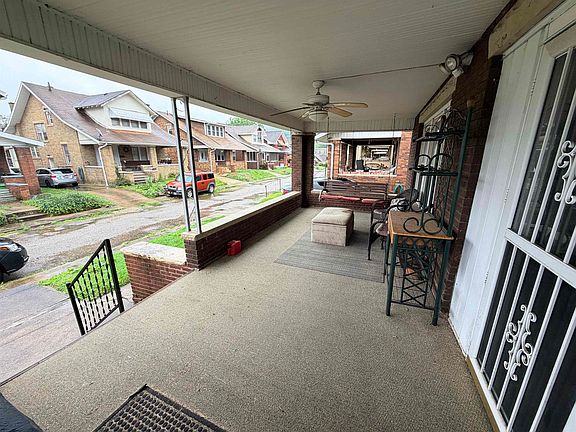 2nd image of 1001 Johns Ct