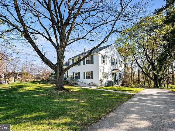 2nd image of 105 Westminster Dr