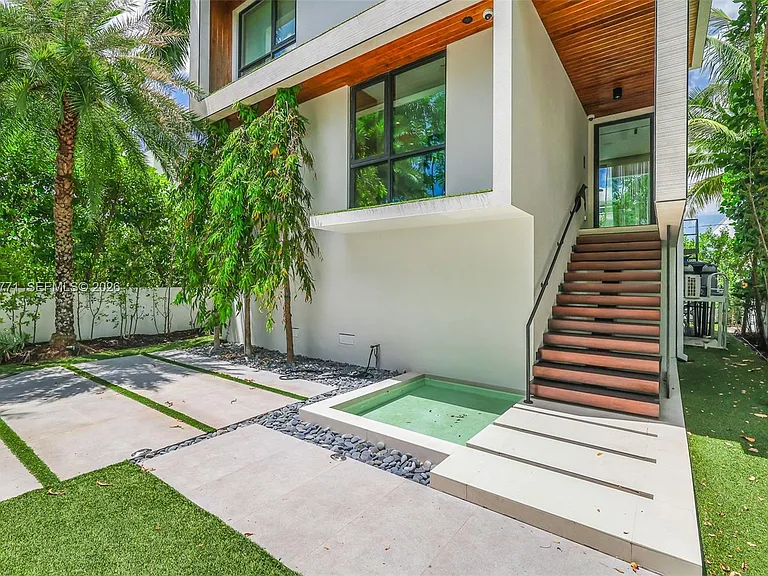 288 Palm Ave — Photo 3