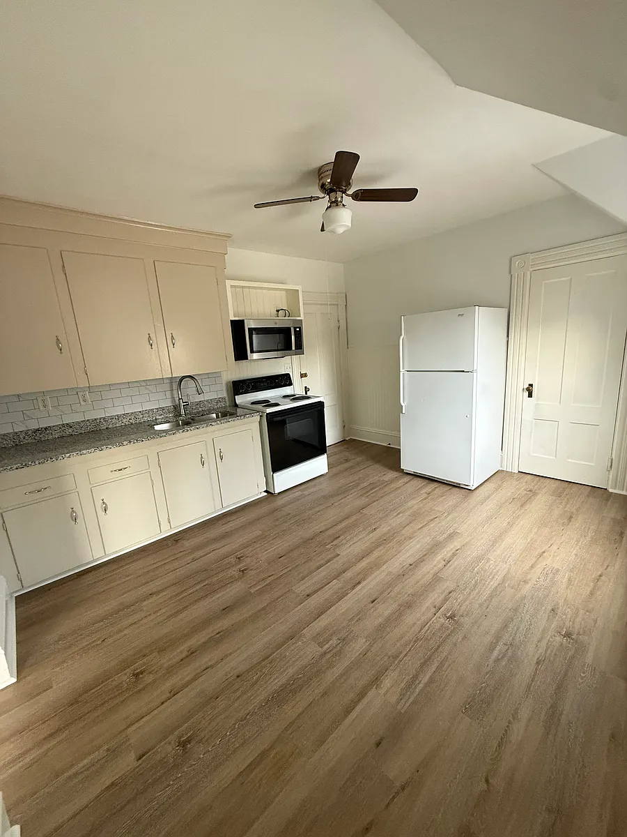 Building Photo - 89 Belmont St #2