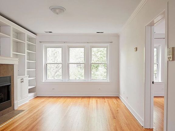 3rd image of 7057 N Damen Ave APT 3N
