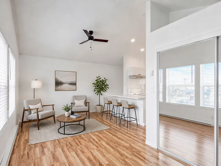 1333 NE Market Dr #B — Photo 9