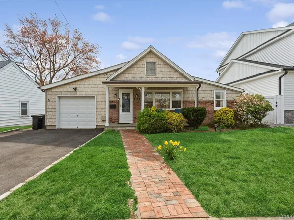 2754 Terrell Avenue, Oceanside, NY 11572