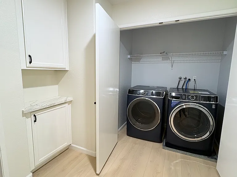 414 Galleria Dr #4 — Photo 24