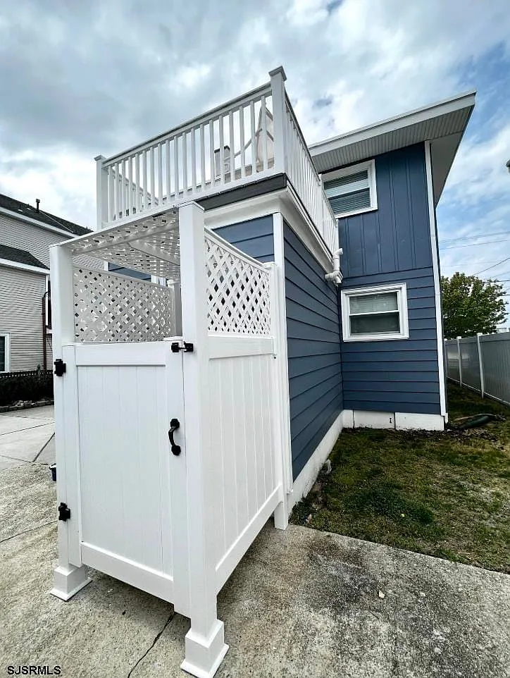 2 bed, 1.0 bath, $1,800 — Photo 4