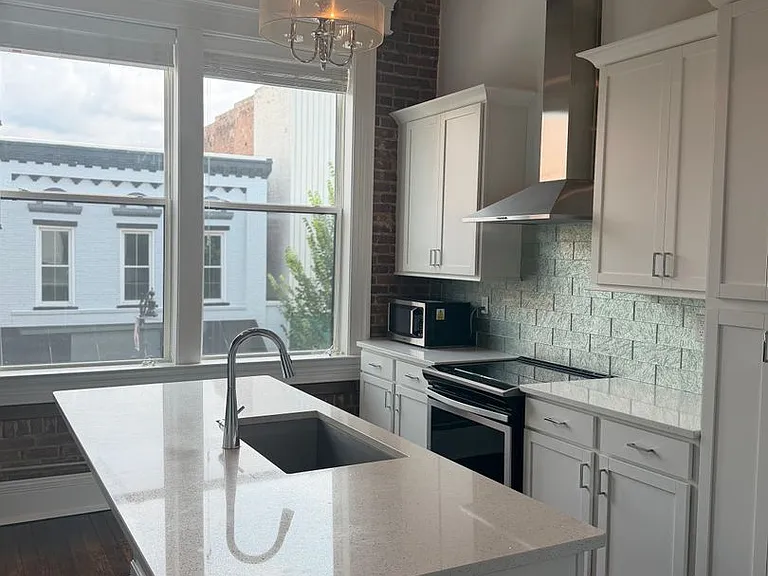 127 W Main St — Photo 9