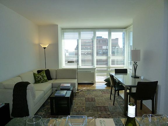 2nd image of 1510 Lexington Ave APT 10G