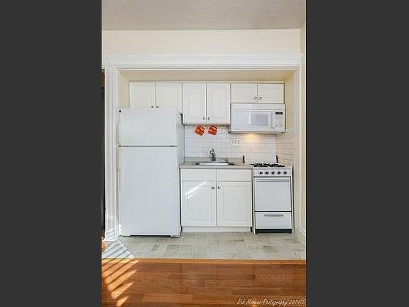 3rd image of 285 Lynn Shore Dr APT 311
