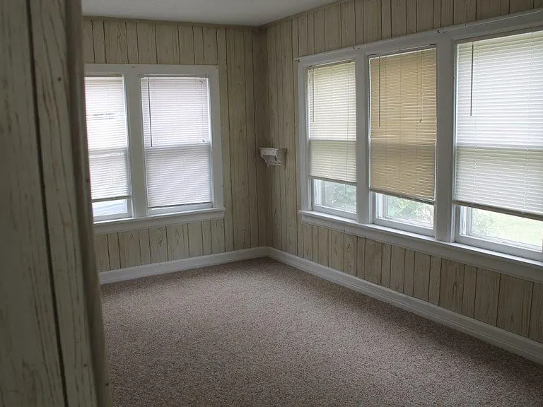 471 Elm Ave — Photo 4
