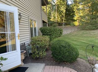 79 Sunrise Dr, Whippany, NJ 07981