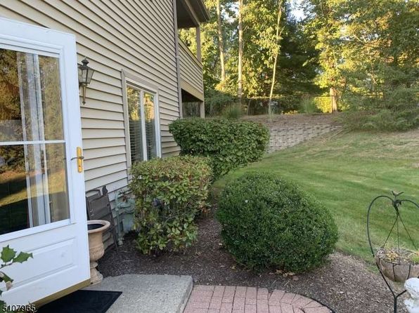 79 Sunrise Dr