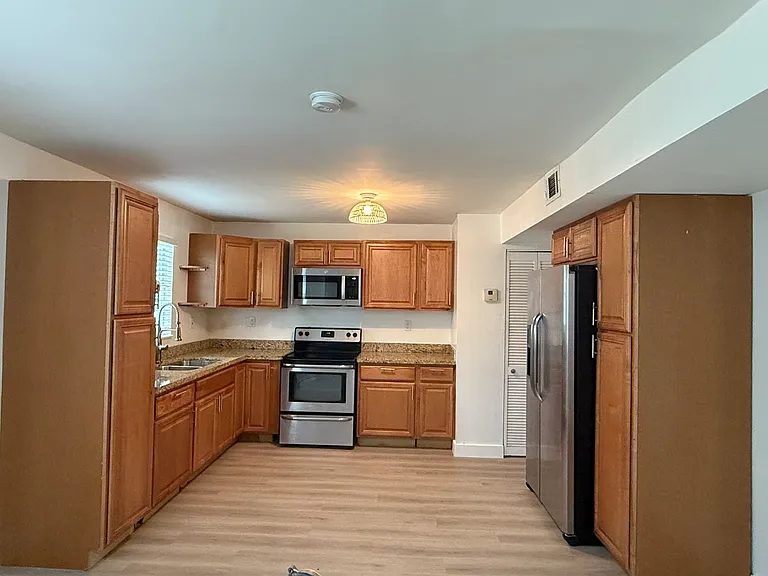 9855 SW 62nd St — Photo 1