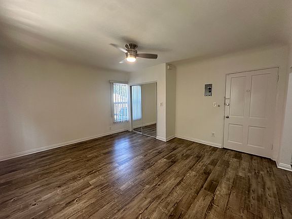 4th image of 265 S Manhattan Pl APT 8