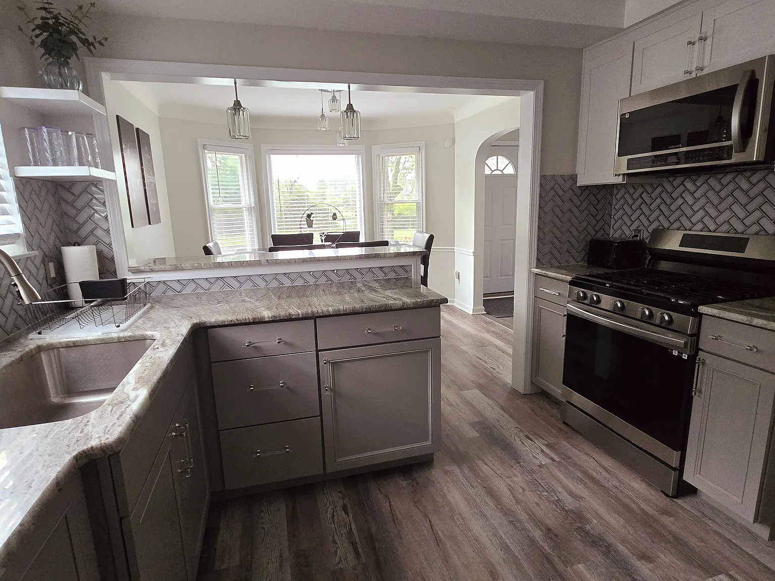 3 bed, 1103 sqft, $6,500 — Photo 4