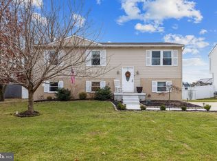 4 Willow Ct, Sicklerville, NJ 08081