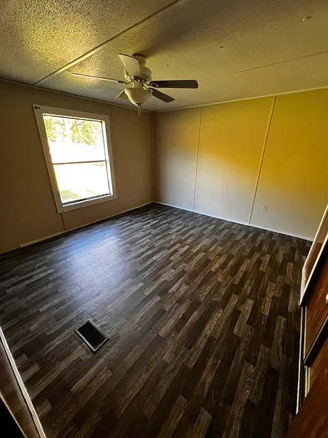 Unit #0 — Photo 4