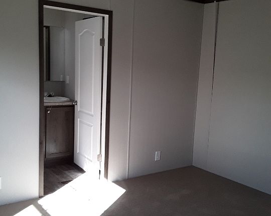 5th image of 115 Troy Dr