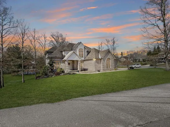 15 Falcon Cir, Beckley, WV 25801