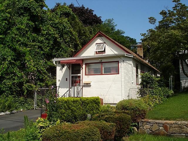 1st image of 10 S Mortimer Ave