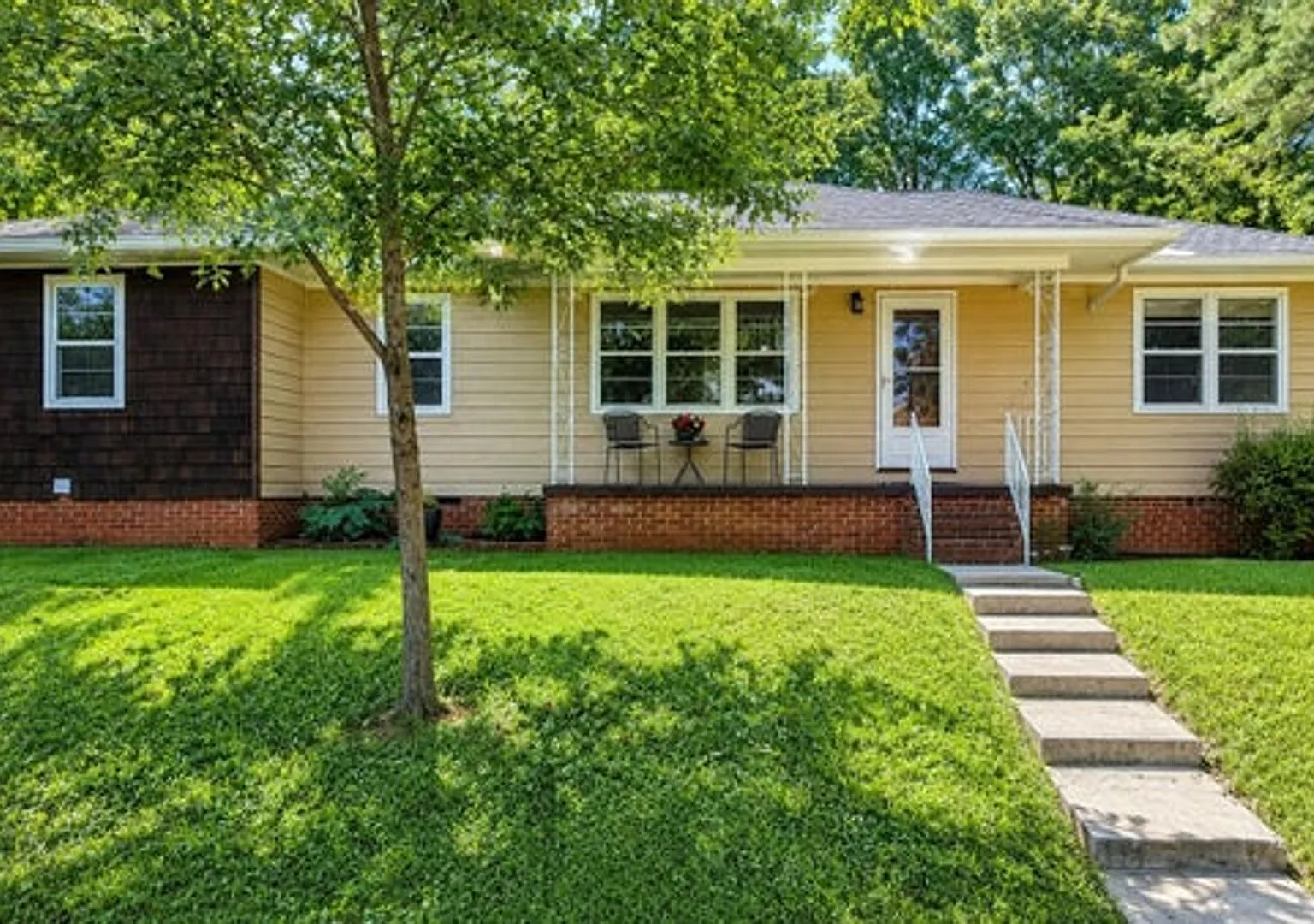 3005 Pine Dr — Photo 1