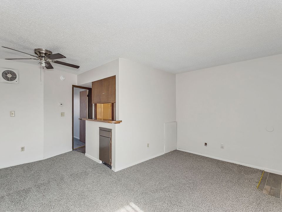 1st image of 739 N Sheridan St APT 202